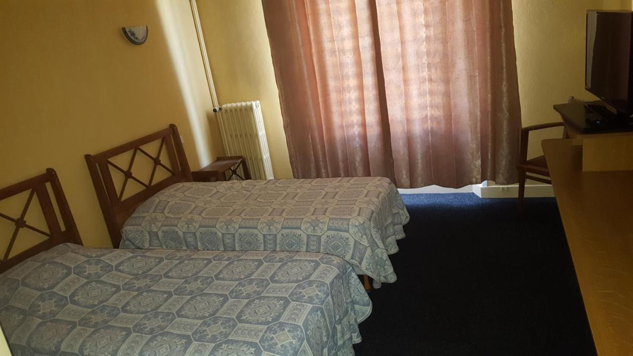 Hotel De La Cloche Sp ランス エクステリア 写真