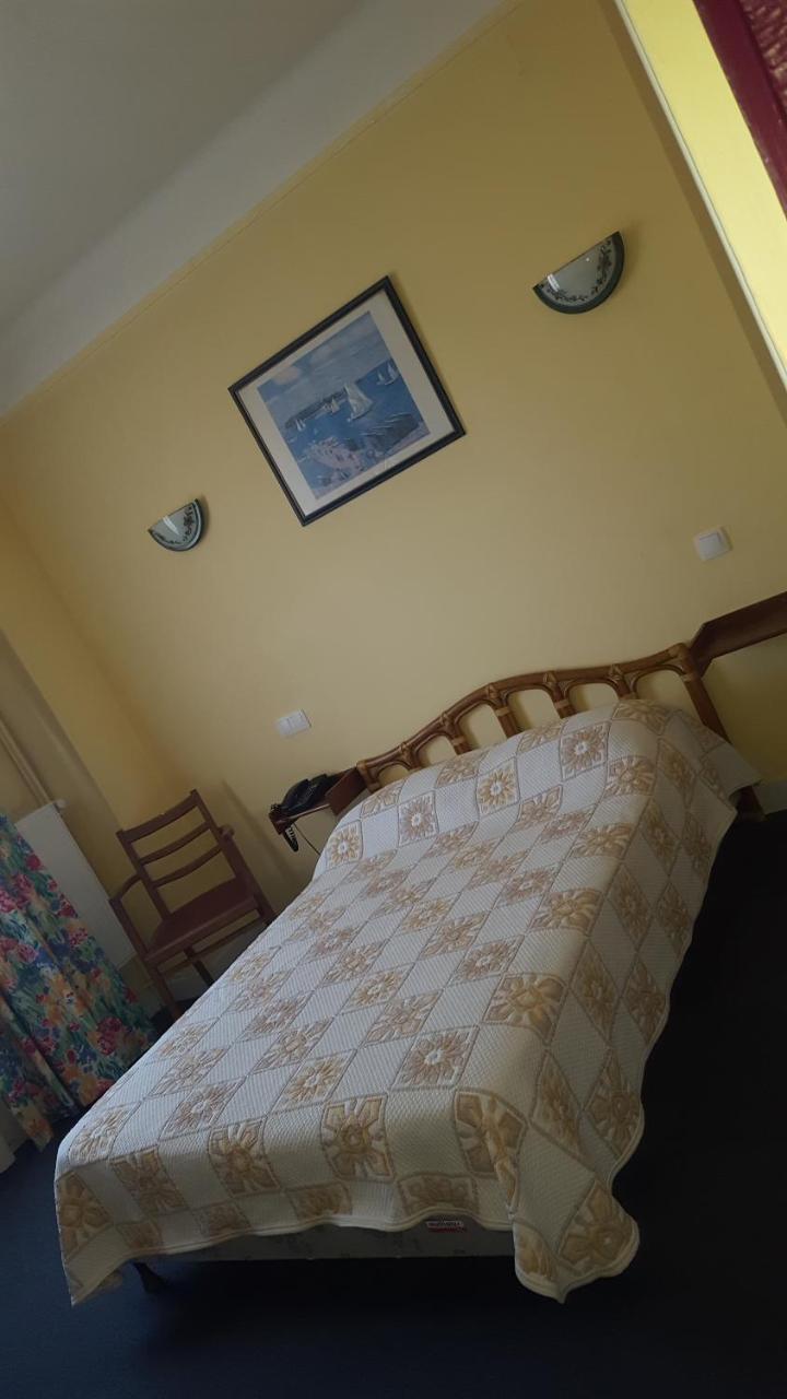Hotel De La Cloche Sp ランス エクステリア 写真