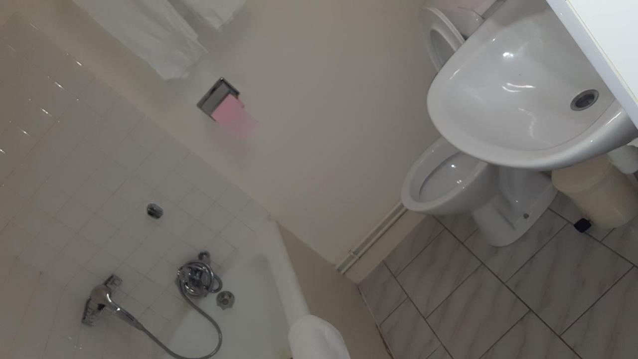Hotel De La Cloche Sp ランス エクステリア 写真