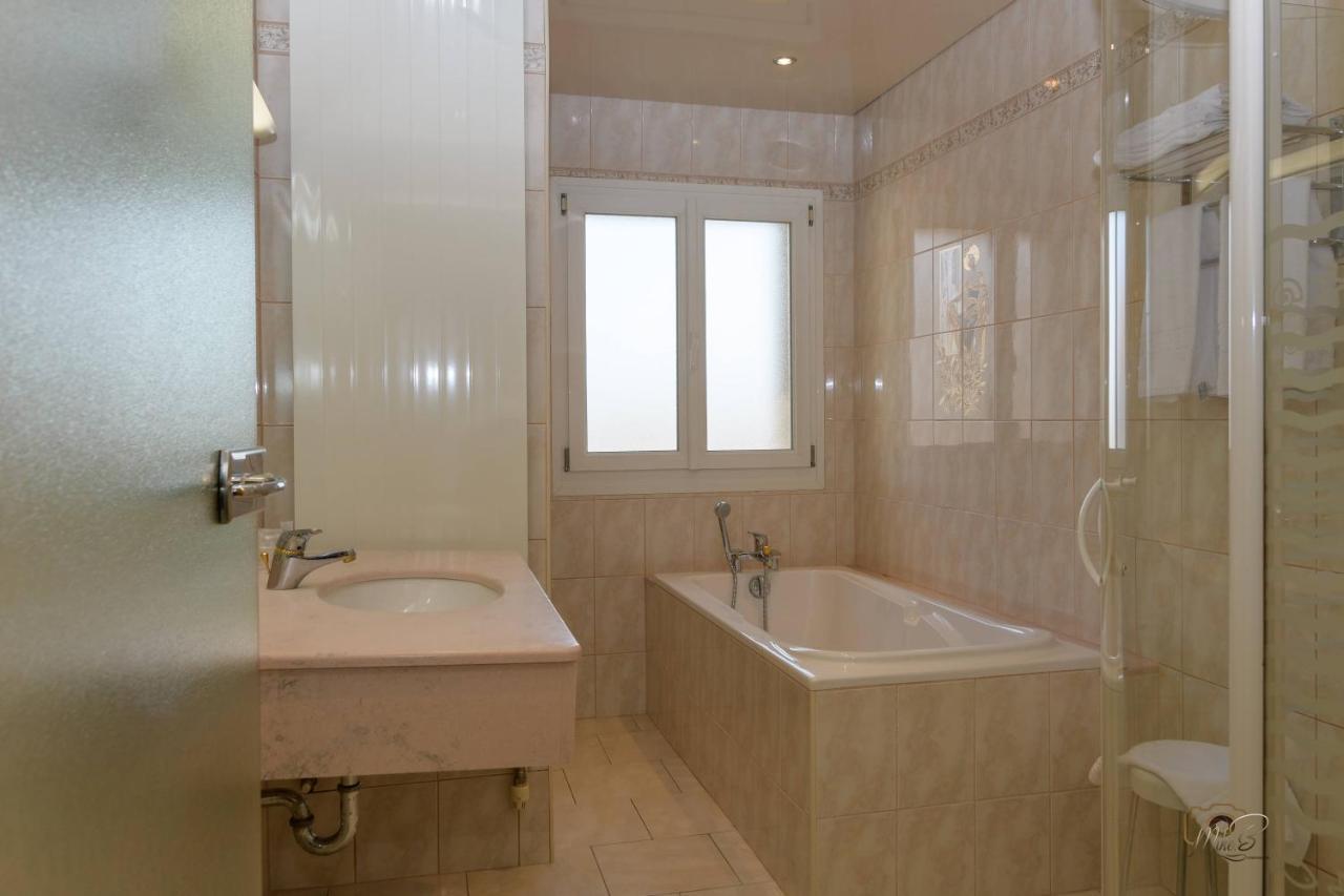 Hotel De La Cloche Sp ランス エクステリア 写真